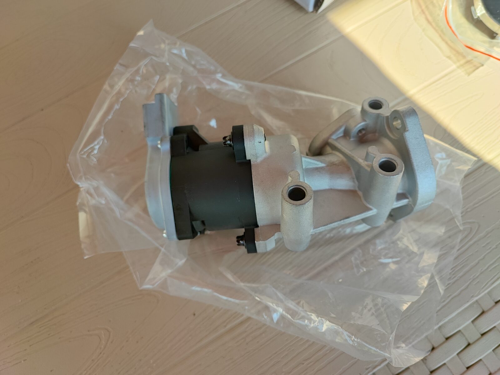 EGR pentru Jeep, Peugeot 407, Citroen C5, Jaguar XF