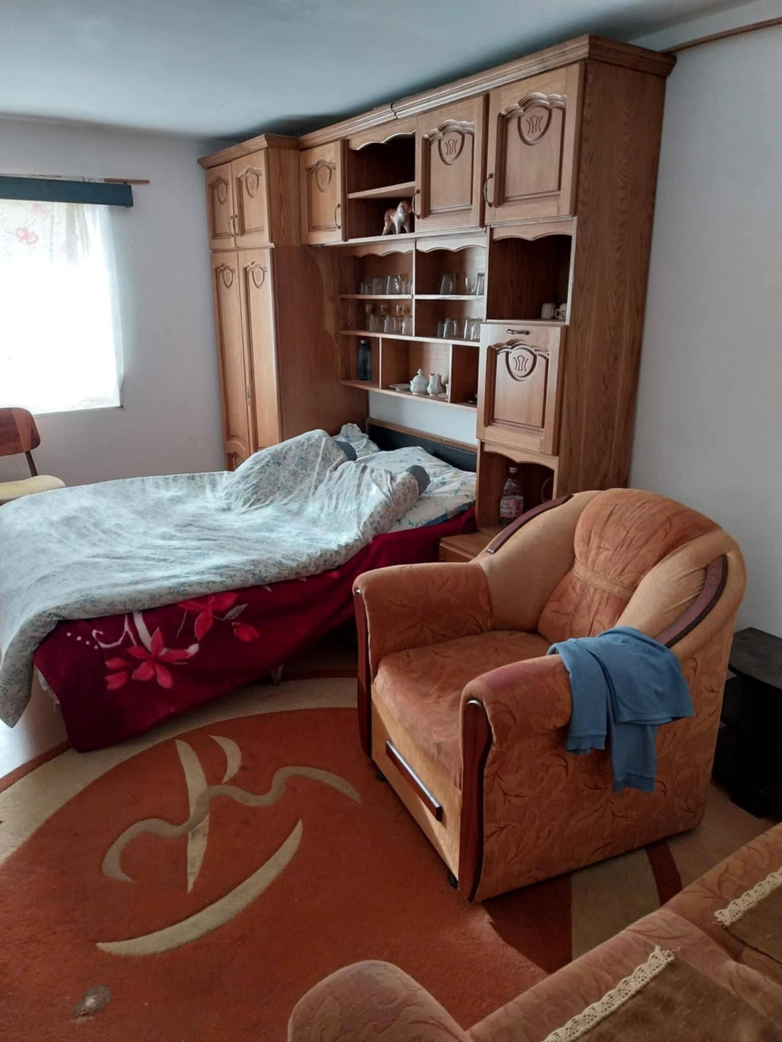 Casa cu teren de vânzare