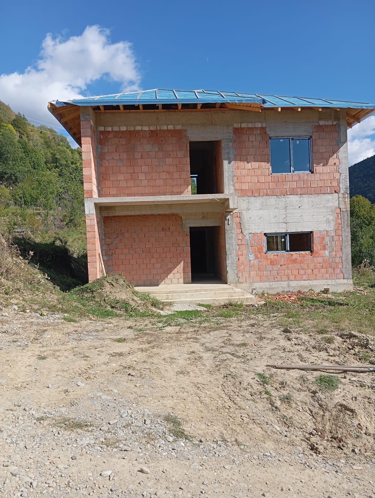 🏡 CASĂ DE VÂNZARE ÎN VALEA DOFTANEI – TRĂISTENI | TEREN 1.250 MP