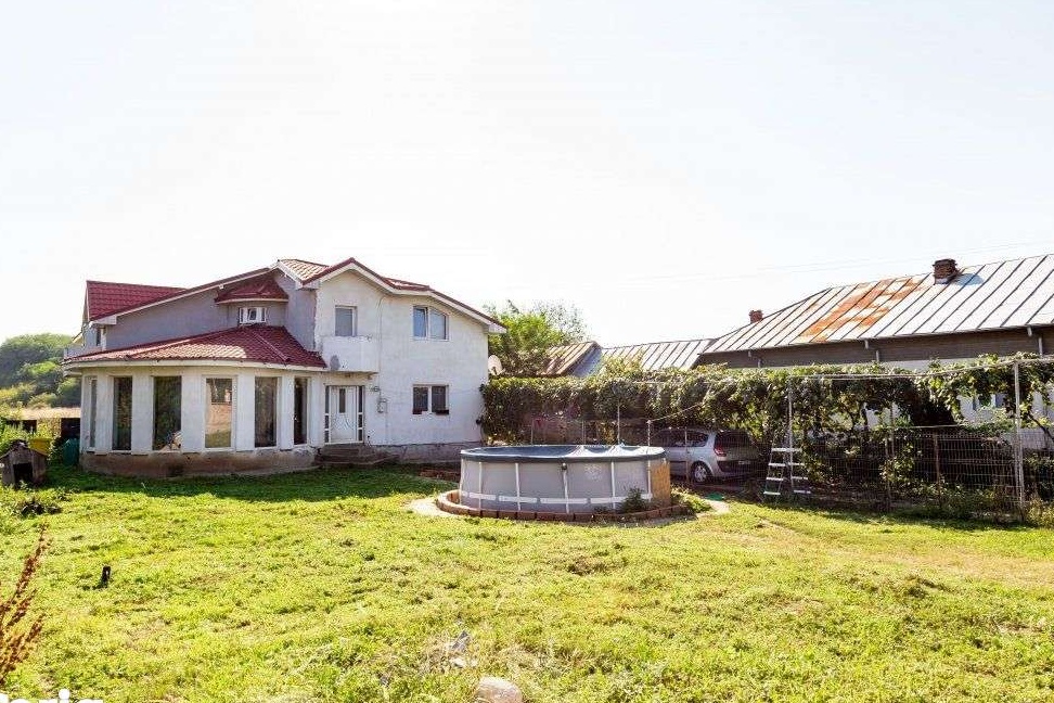 0% COMISION - CASA SPATIOASA + 4660 MP TEREN COM. MISCHII