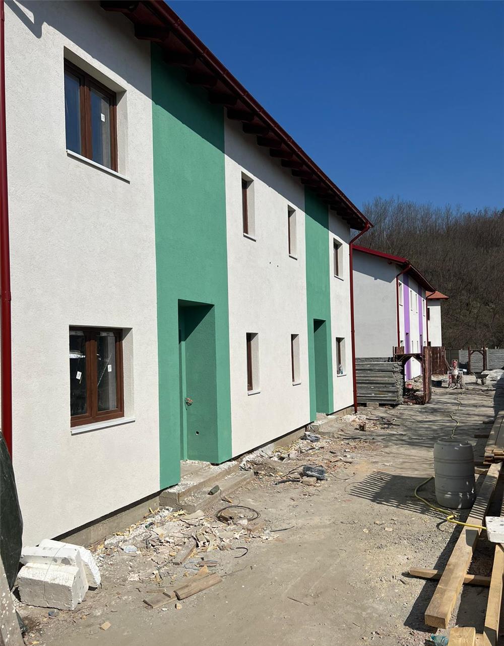 1/2 Duplex disponibil intr-un ansamblu rezidential zona Calnic
