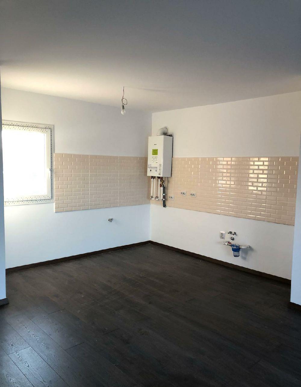 1/2 duplex in Sacalaz, parter + etaj, zona Bisericii