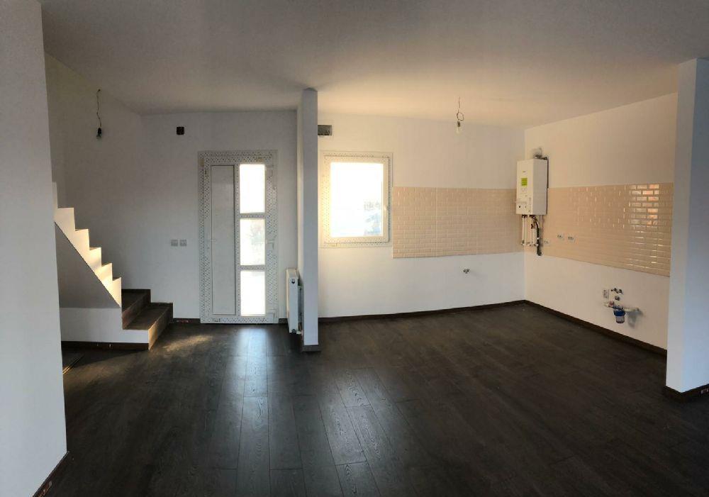 1/2 duplex in Sacalaz, parter + etaj, zona Bisericii