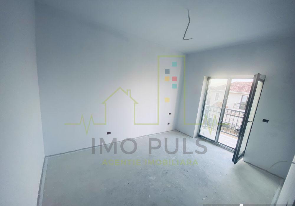 1/2 Duplex Spatios, 5 camere, 3 bai