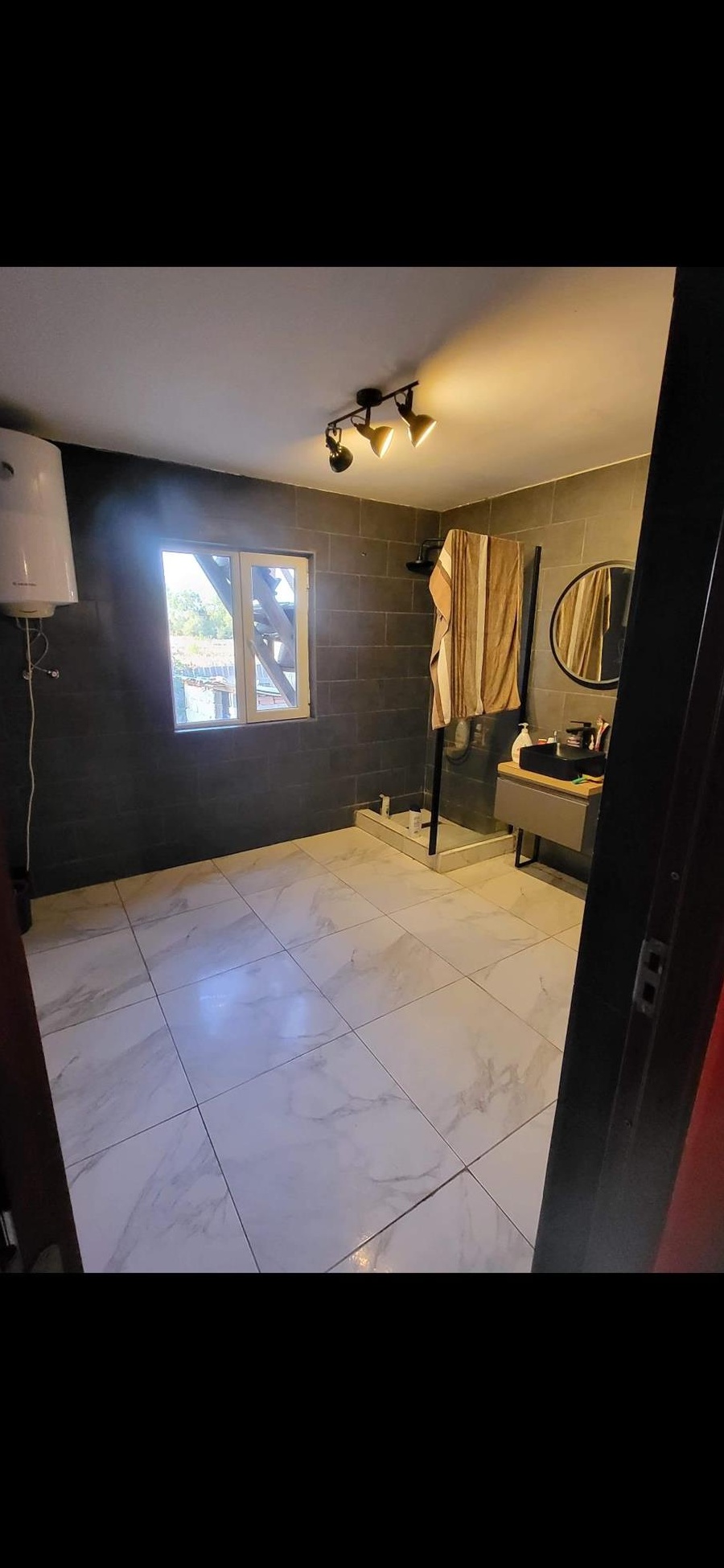 125.000 mi euro Vând casa brestei