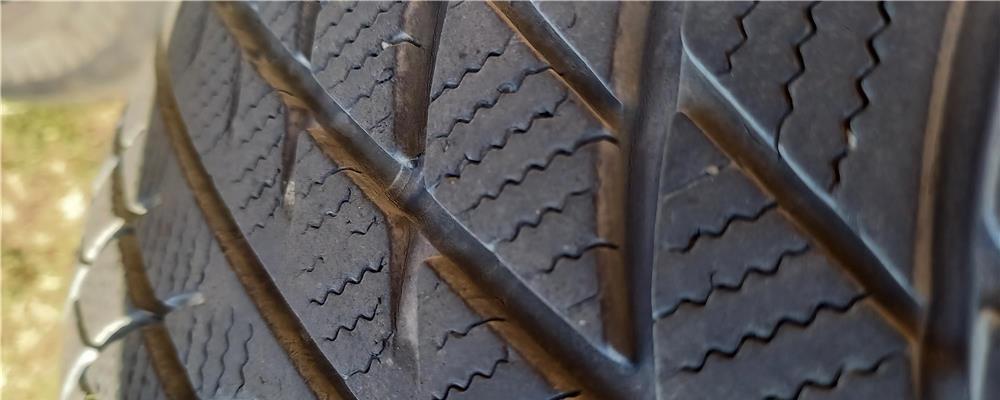 2 anvelope iarna Bridgestone 205 60 16 xl runflat