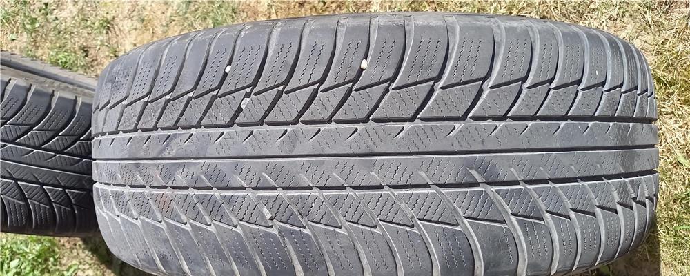 2 anvelope iarna Bridgestone 205 60 16 xl runflat