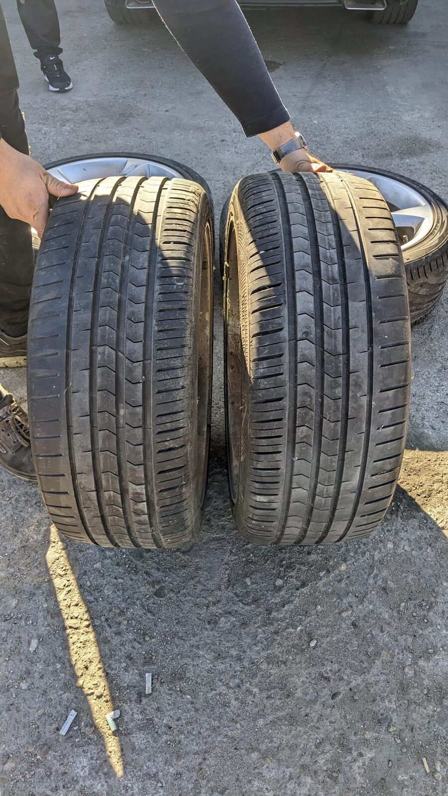 2 anvelope vara 225/40/18 Vredestein
