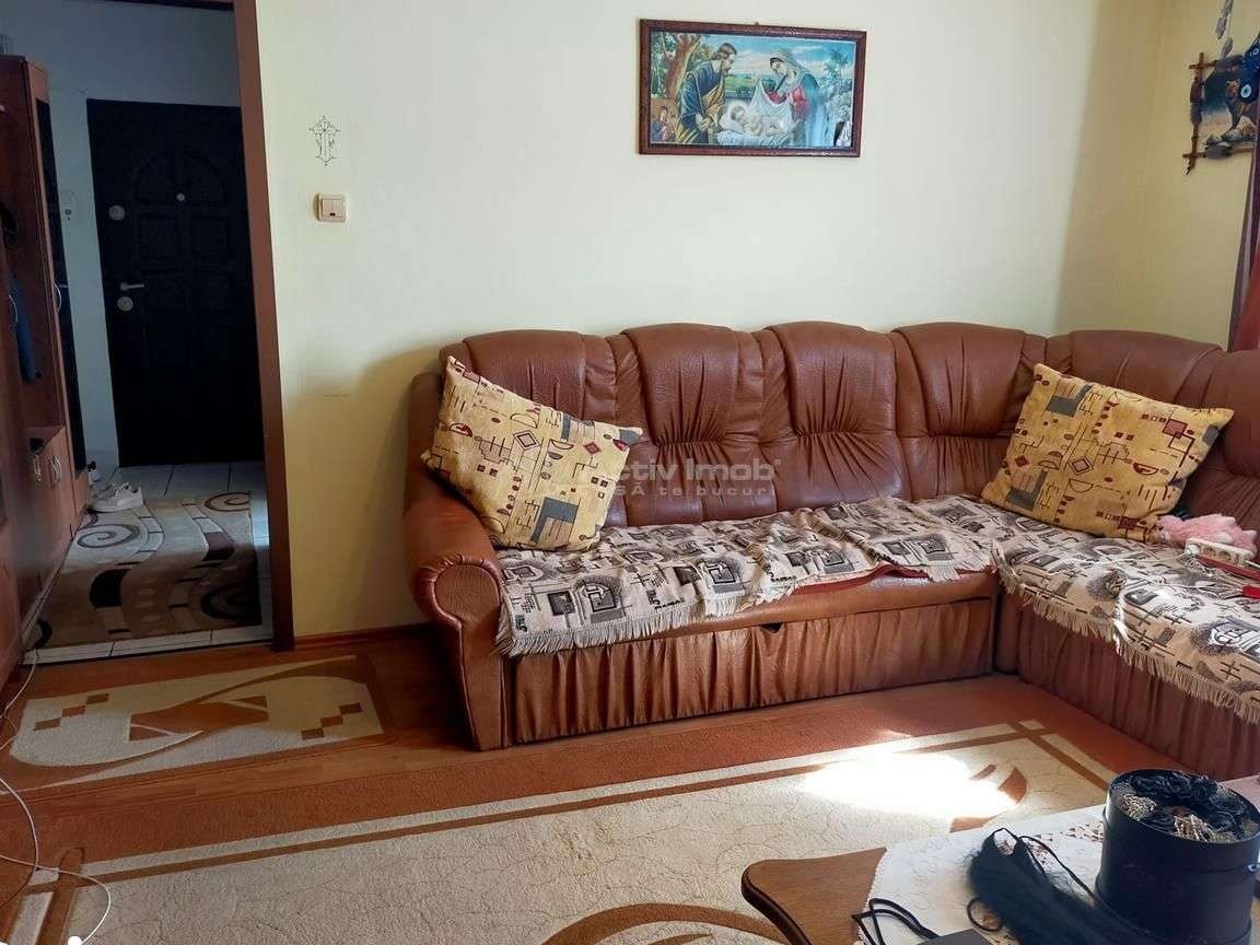 2 CAMERE- 54 mp total- etaj 3- Central