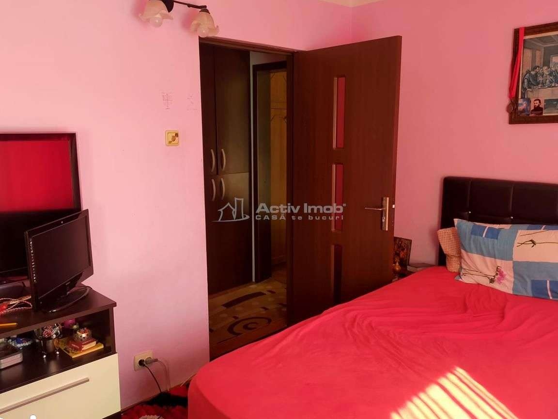 2 CAMERE- 54 mp total- etaj 3- Central
