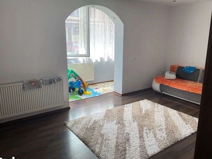 2 Camere Coresi + Parcare