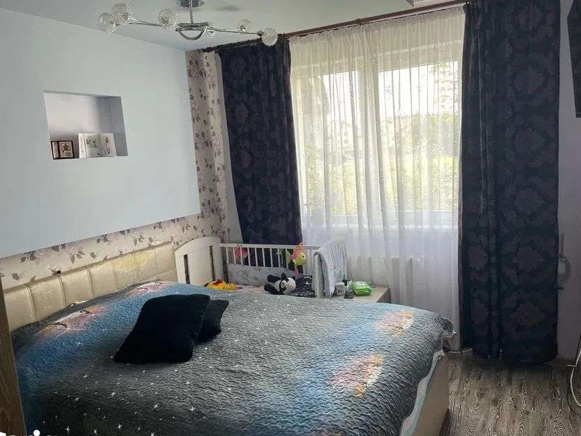 2 Camere Coresi + Parcare