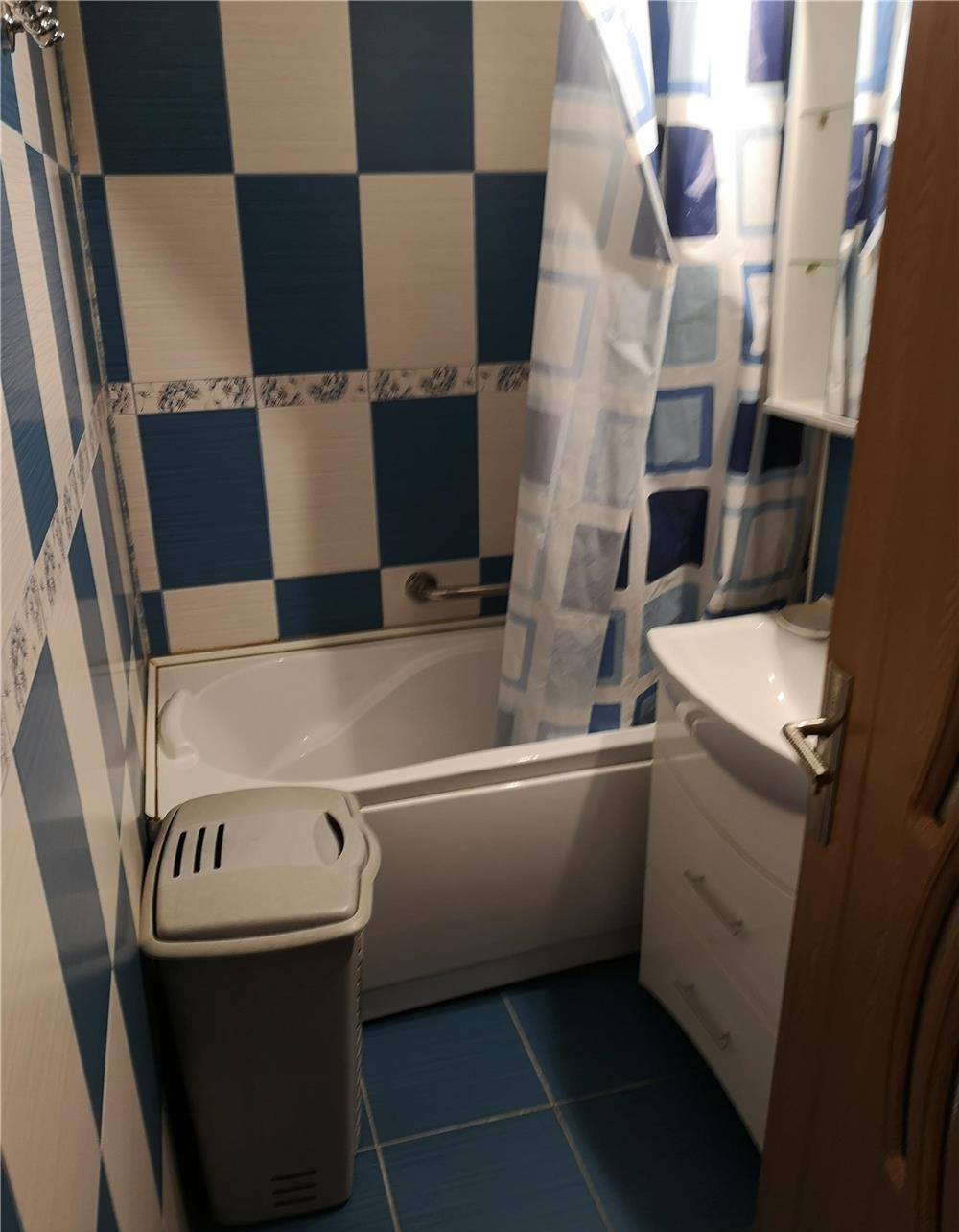 2 camere decomandat zona Aradului-Torontal