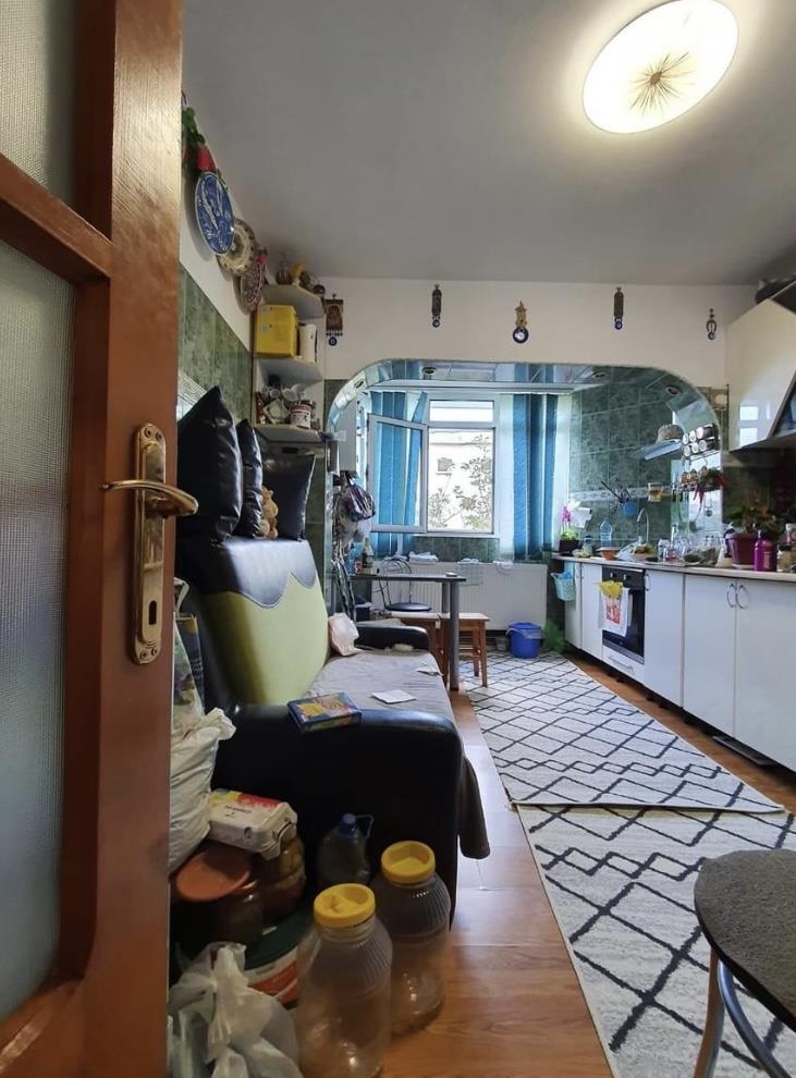 2 camere decomandate et 3 din 4 ,pret 62 000  Galati