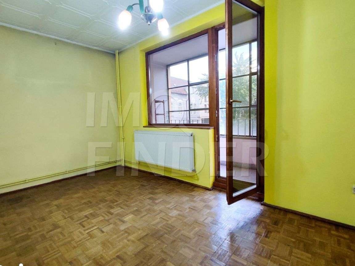 2 camere  etajul 1 zona strazii Horea ZERO Comision