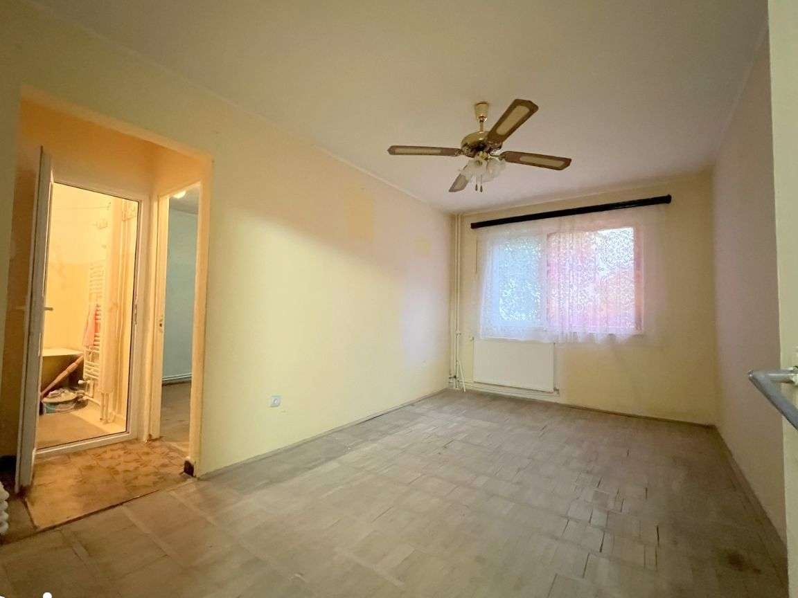 2 camere Micro 21 etaj 1 liber