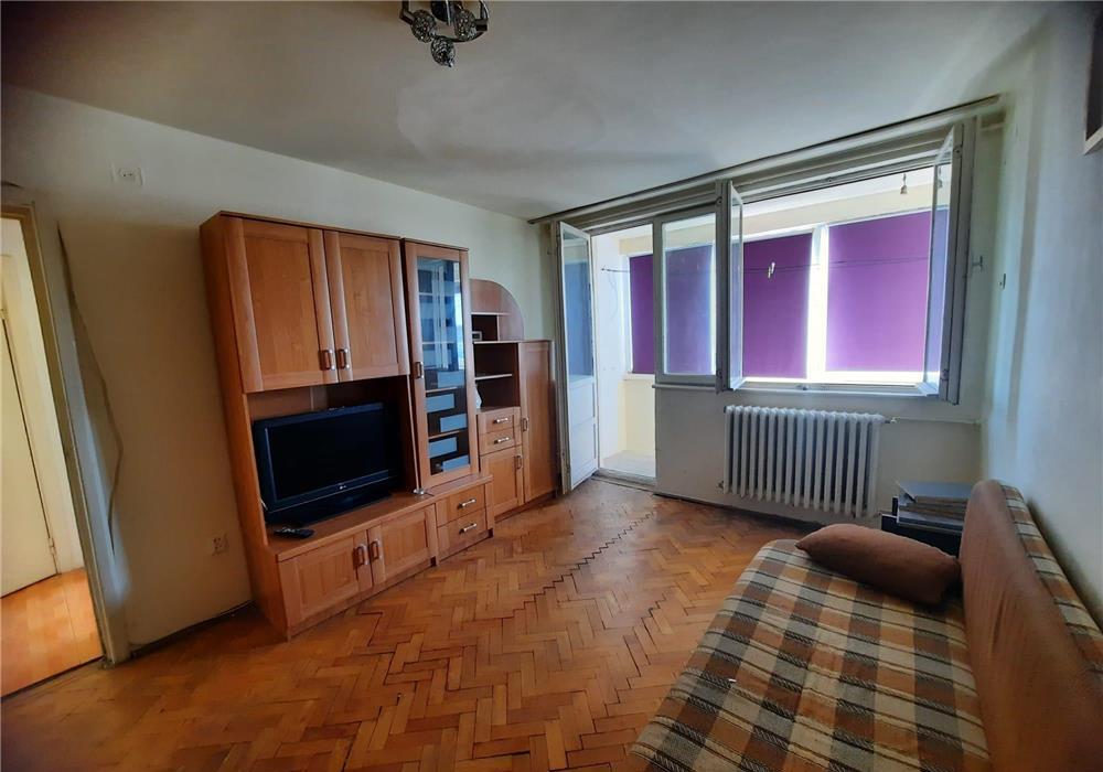 2 camere model mare Gh Lazar de vanzare urgent