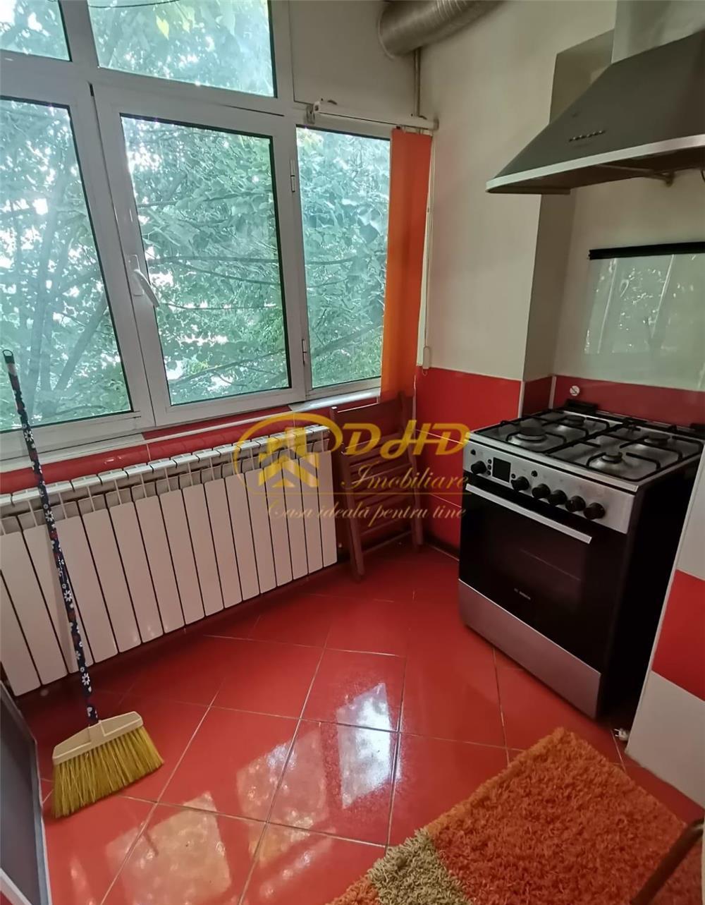 3 cam DEC cu CT zona Cug et 2/4