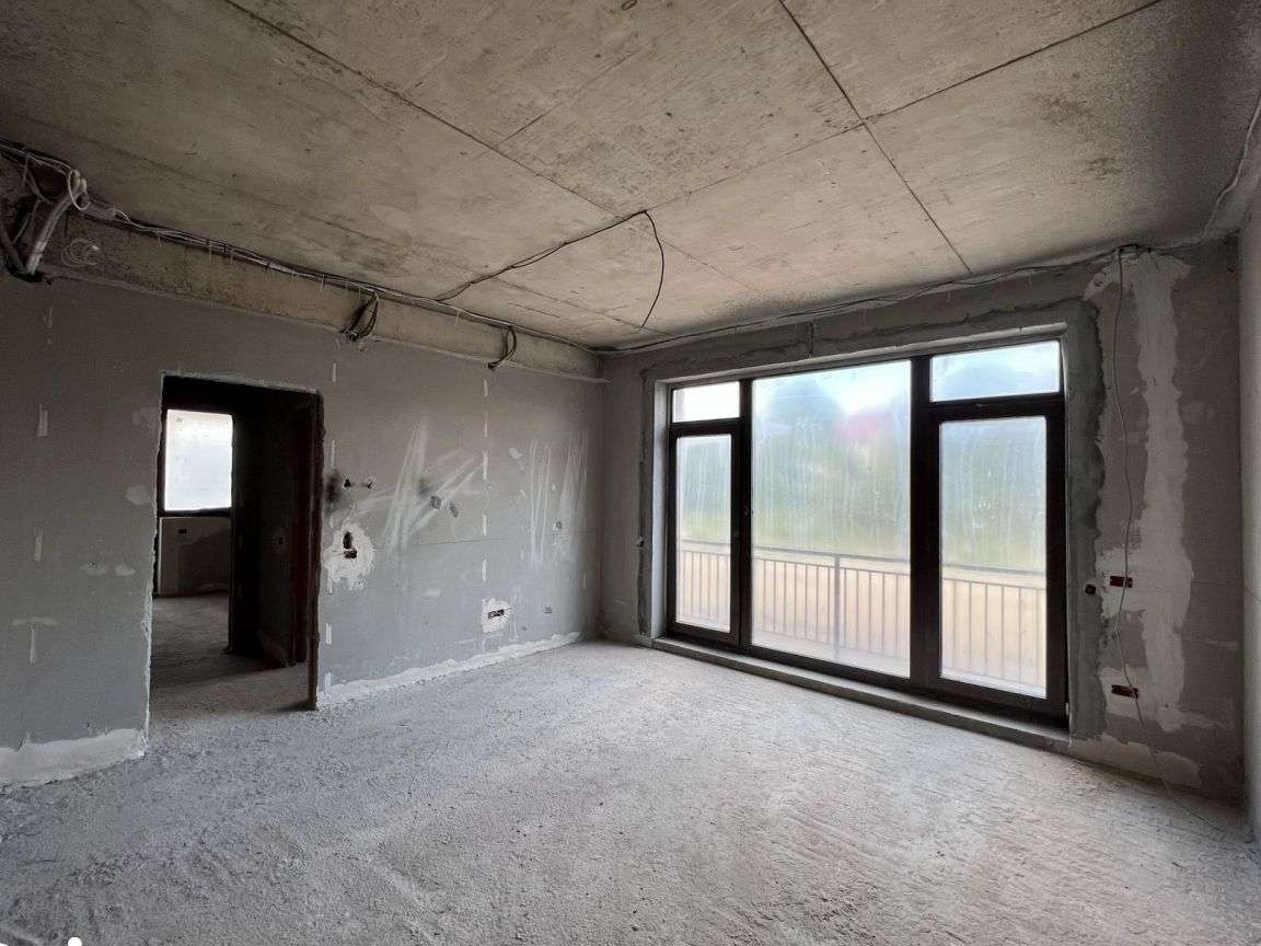 3 camere | 99.3 suprafata utila | 2 bai | Etaj 1 | Damaroaia