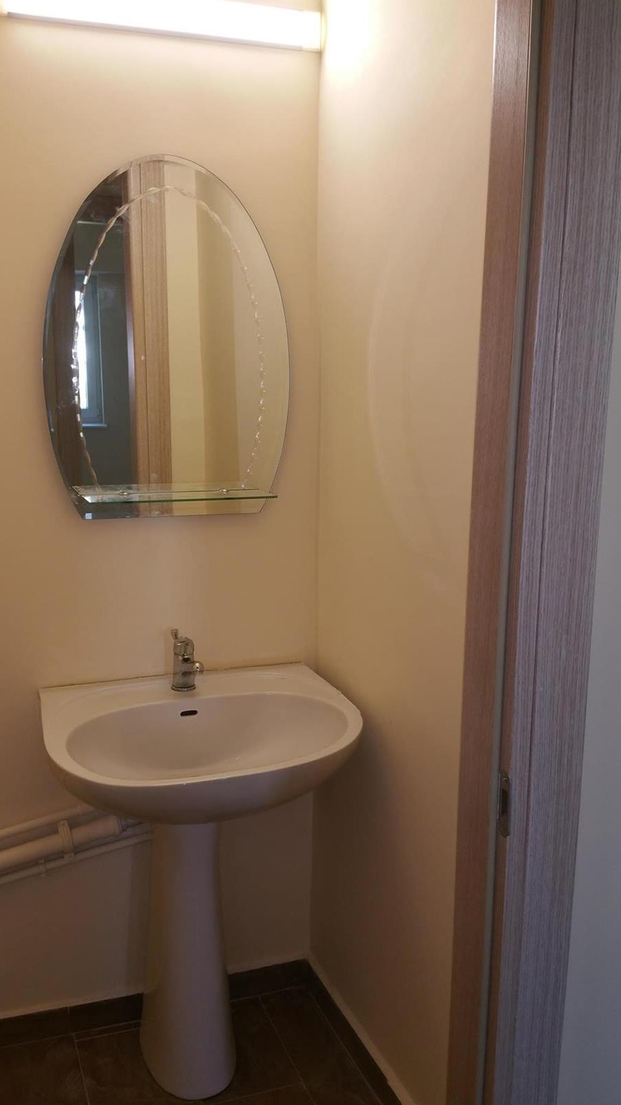 3 camere Aviatiei Caramfil