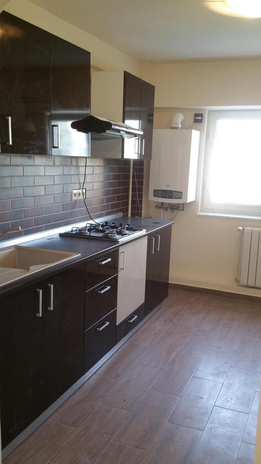 3 camere Aviatiei Caramfil