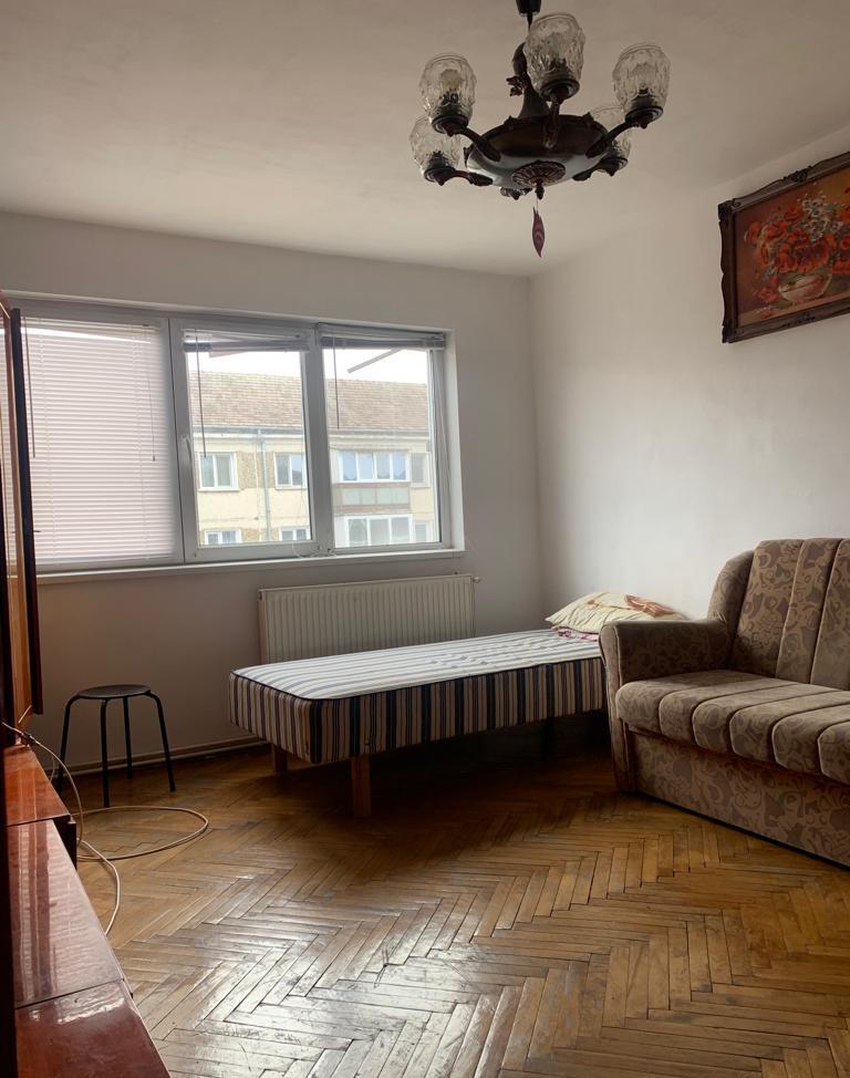 3 camere cu centrala Zona dacia .... 75000 euro!!!
