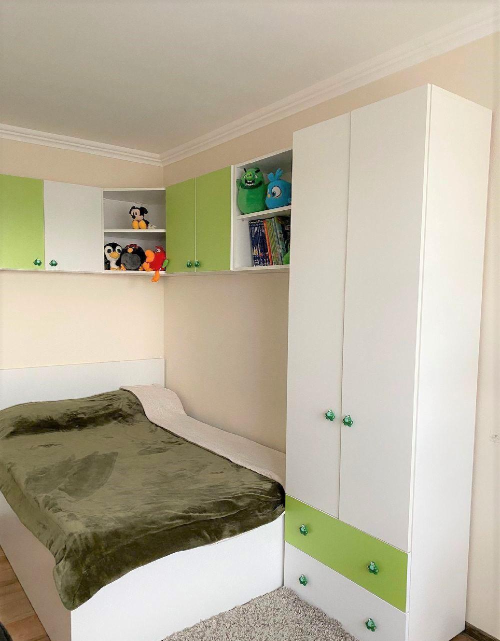 3 camere etajul 1 cladire P+1E+P la 2 minute de bld Sudului asfalt Braytim