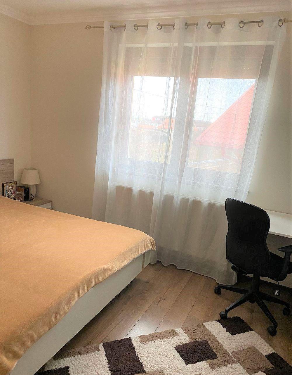 3 camere la 5 minute de Eso strada asfaltata etajul 1 Braytim