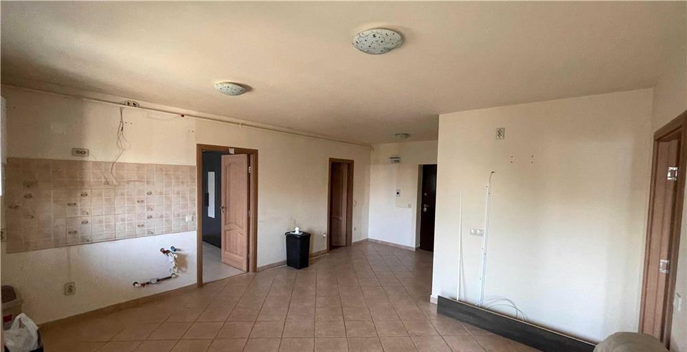 3 camere mobilate terasa de 12 mp