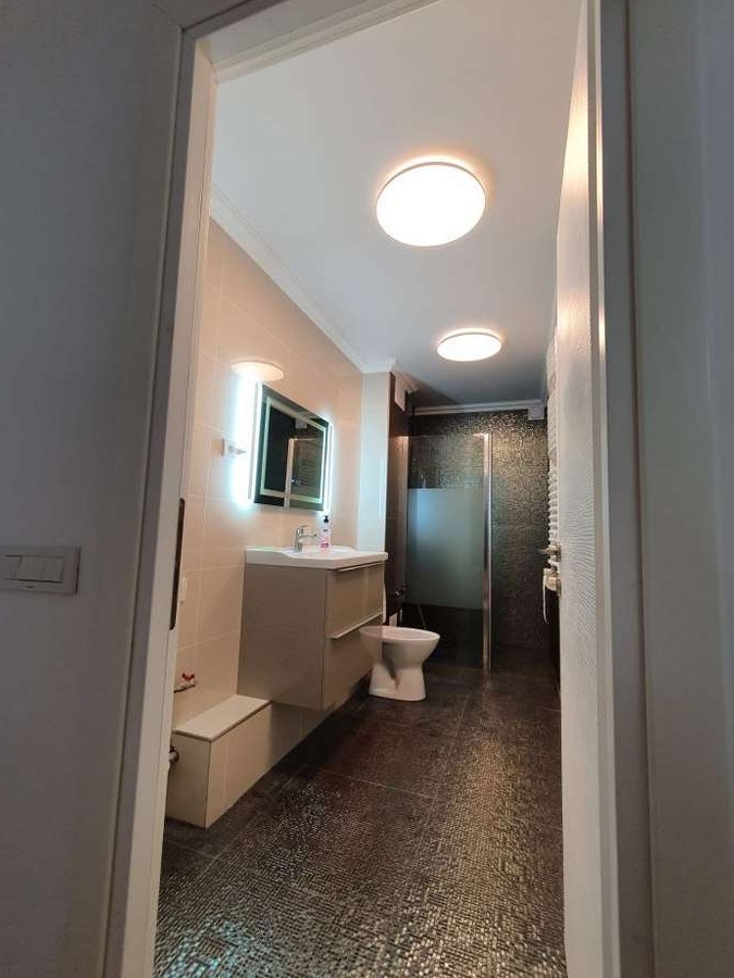 3 camere renovat lux, vis-a-vis Mega Mall