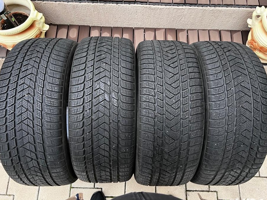 4 anvelope iarna Pirelli Scorpion Winter 275/45 R21