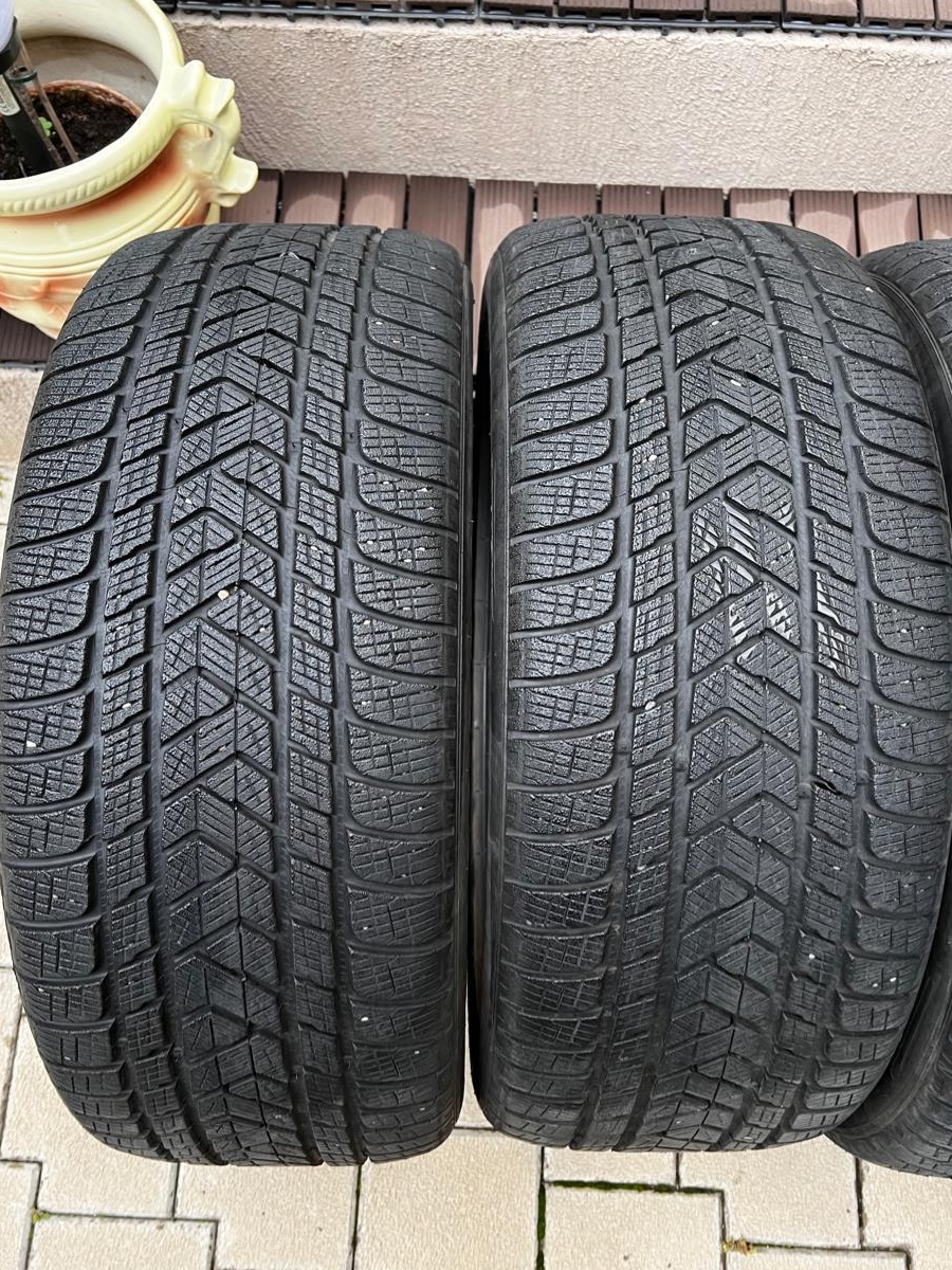 4 anvelope iarna Pirelli Scorpion Winter 275/45 R21