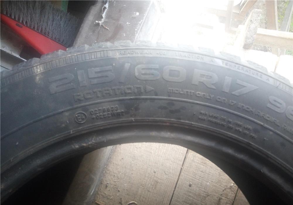 4 cauciucuri Nokian iarnă 215 60 17 Dot 2016 Profil cam 7 MM Au fost păstrate în magazie ferite de s