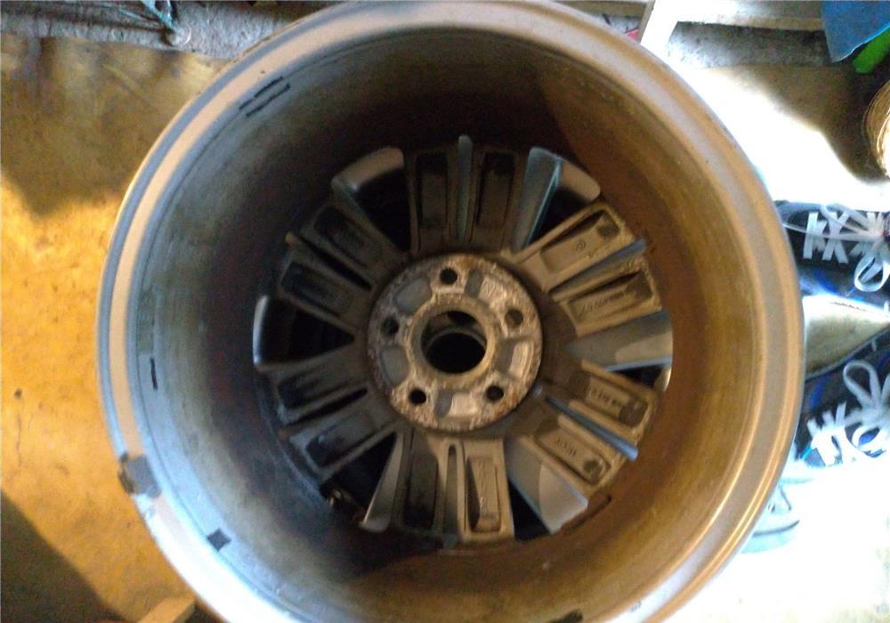 4 genti 16" aluminiu originale VW Adelaide . Fac si schimb c genti de 17"