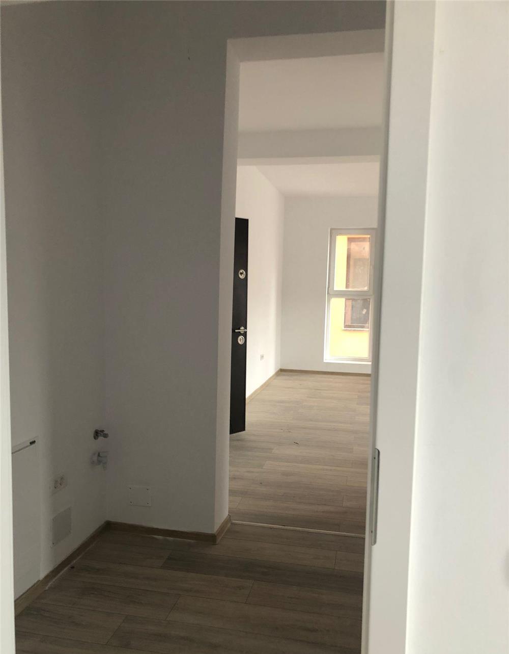 51 mp+balcon 2 camere etajul 1