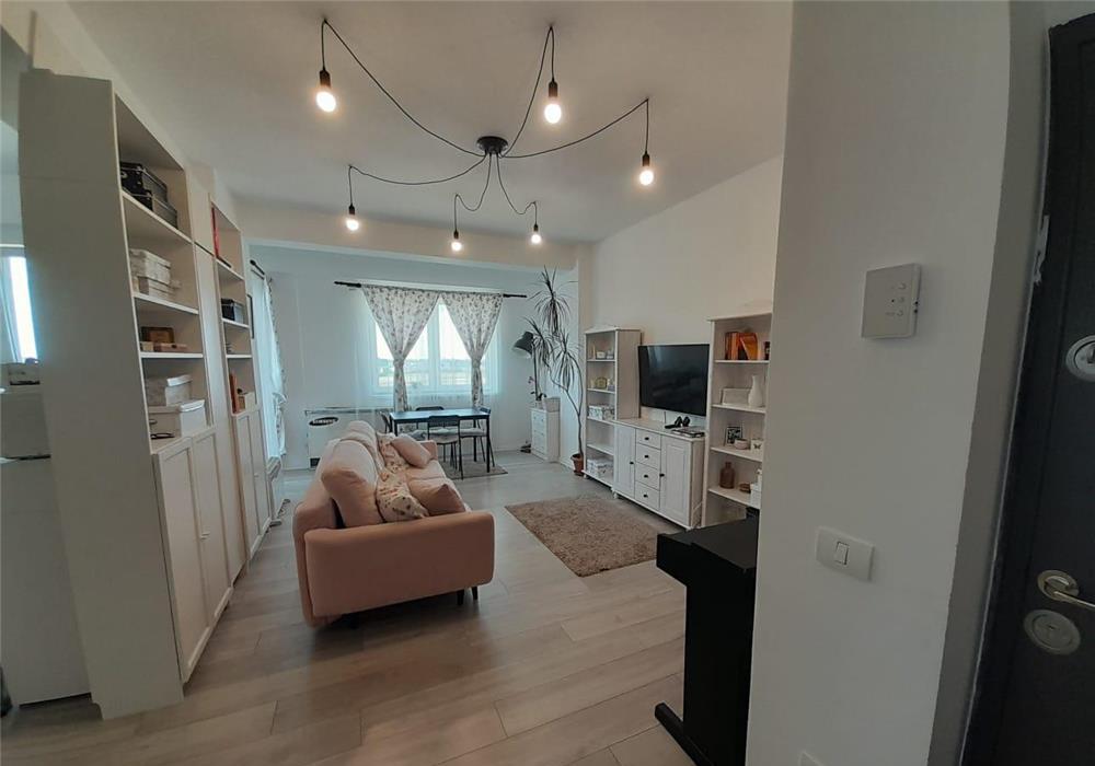 55 mp+balcon de 8 mp zona Braytim