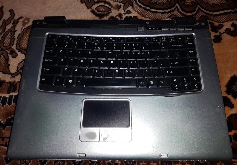 Acer travelmate 2490 BL 50 functional fara display!