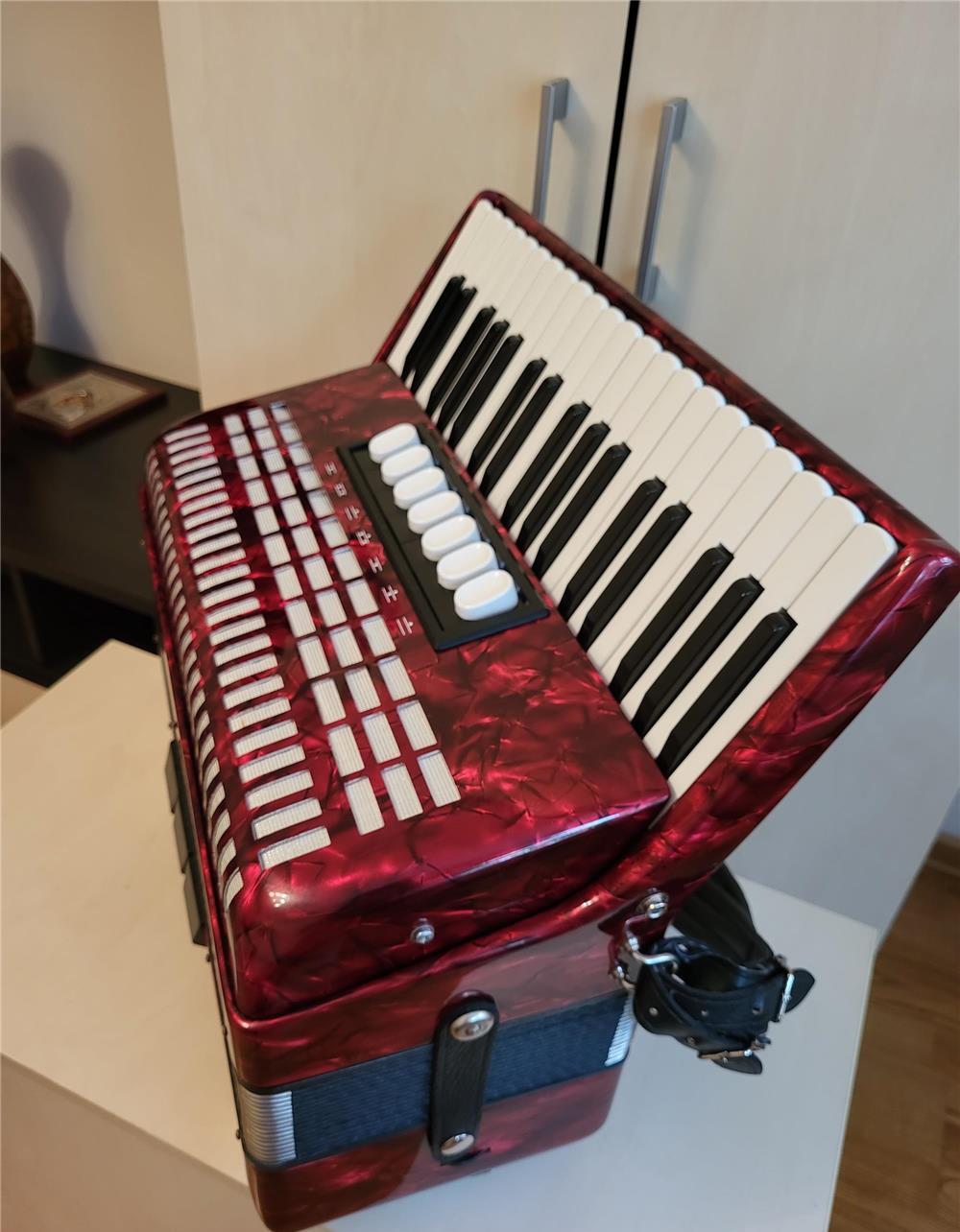 Acordeon Hohner Student 96 basi