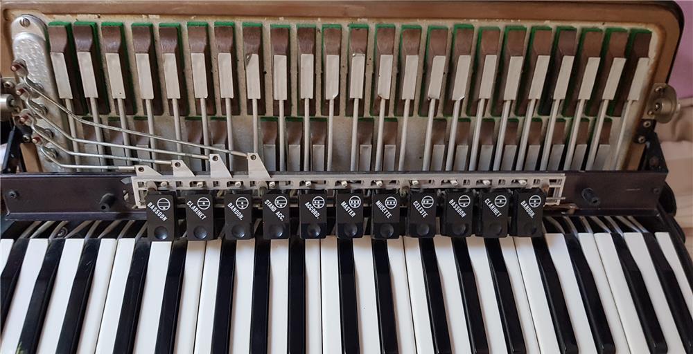 Acordeon italian Crucianelli 120basi