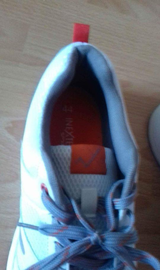Adidasi albi cu inserții portocalii nr 44