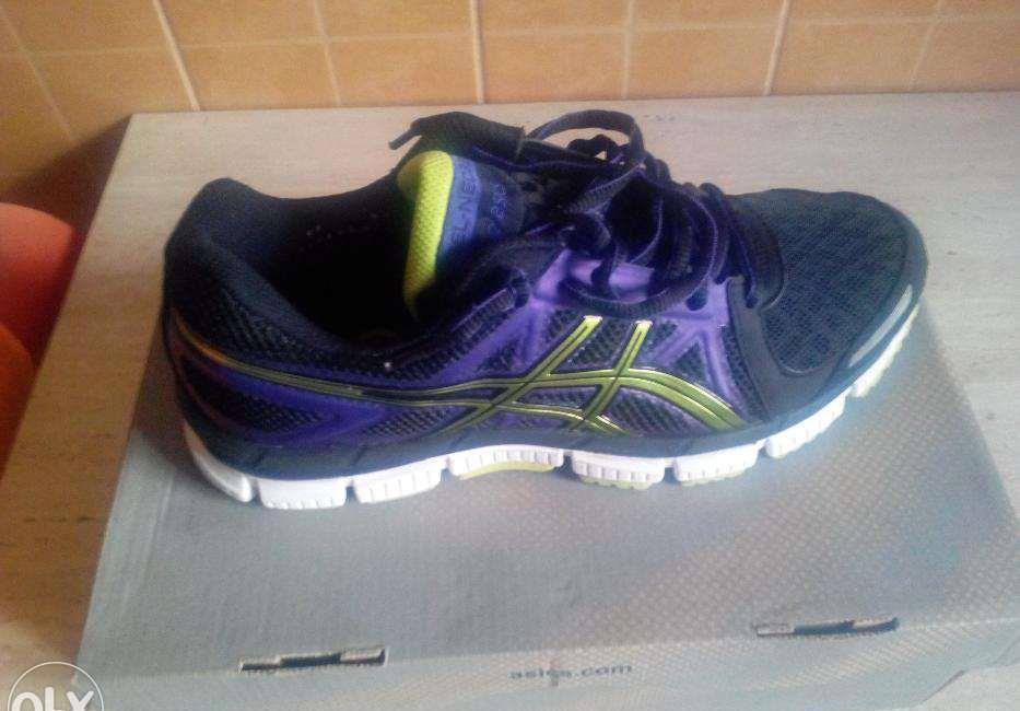 Adidasi dama asics