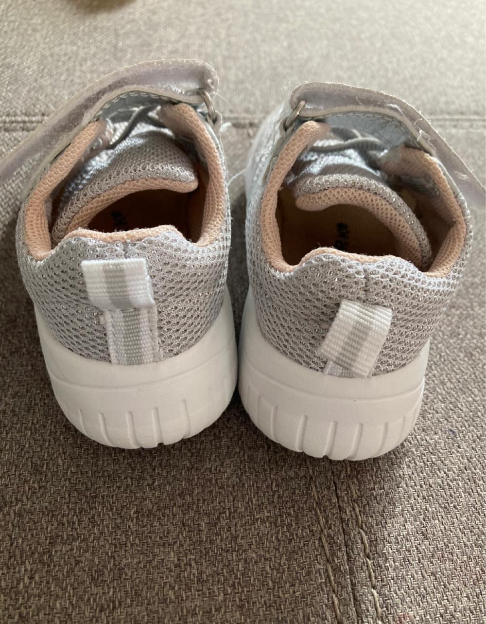 adidasi fetita marime 22