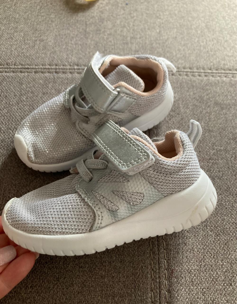 adidasi fetita marime 22