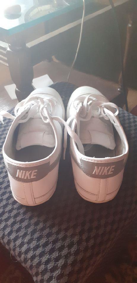 adidasi nike