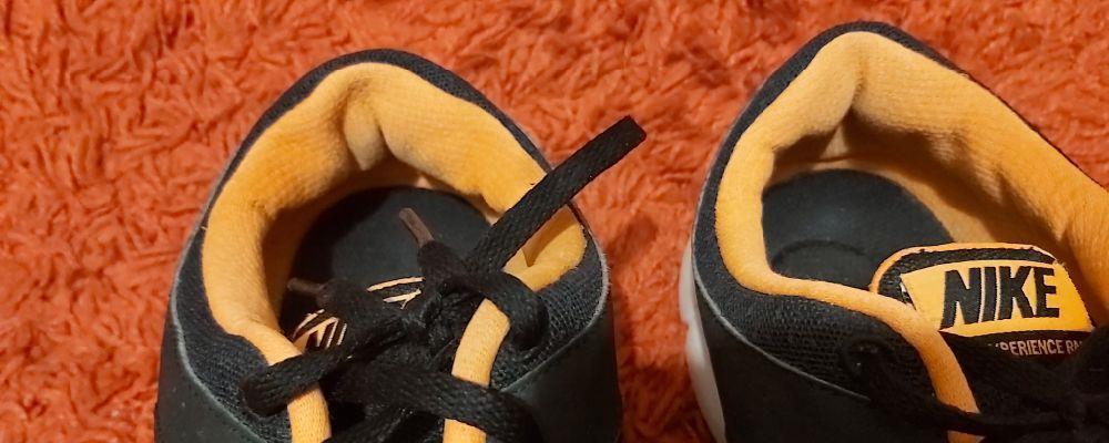 Adidsi mar.42,barbati marca Nike originali