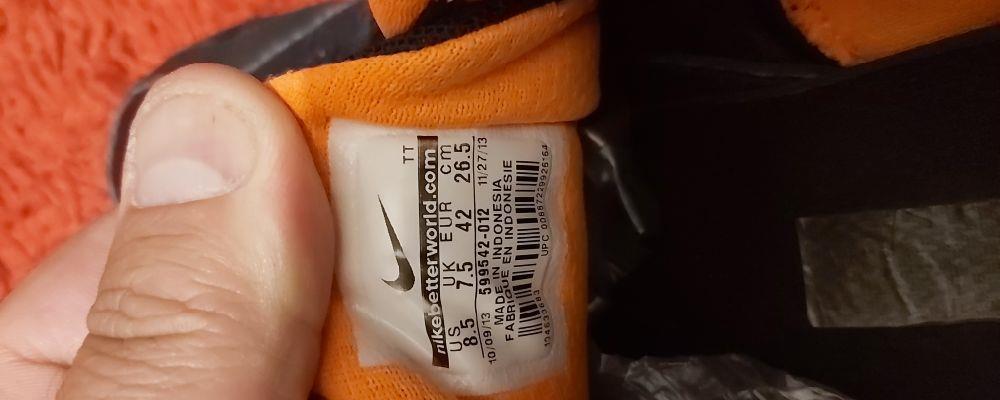 Adidsi mar.42,barbati marca Nike originali