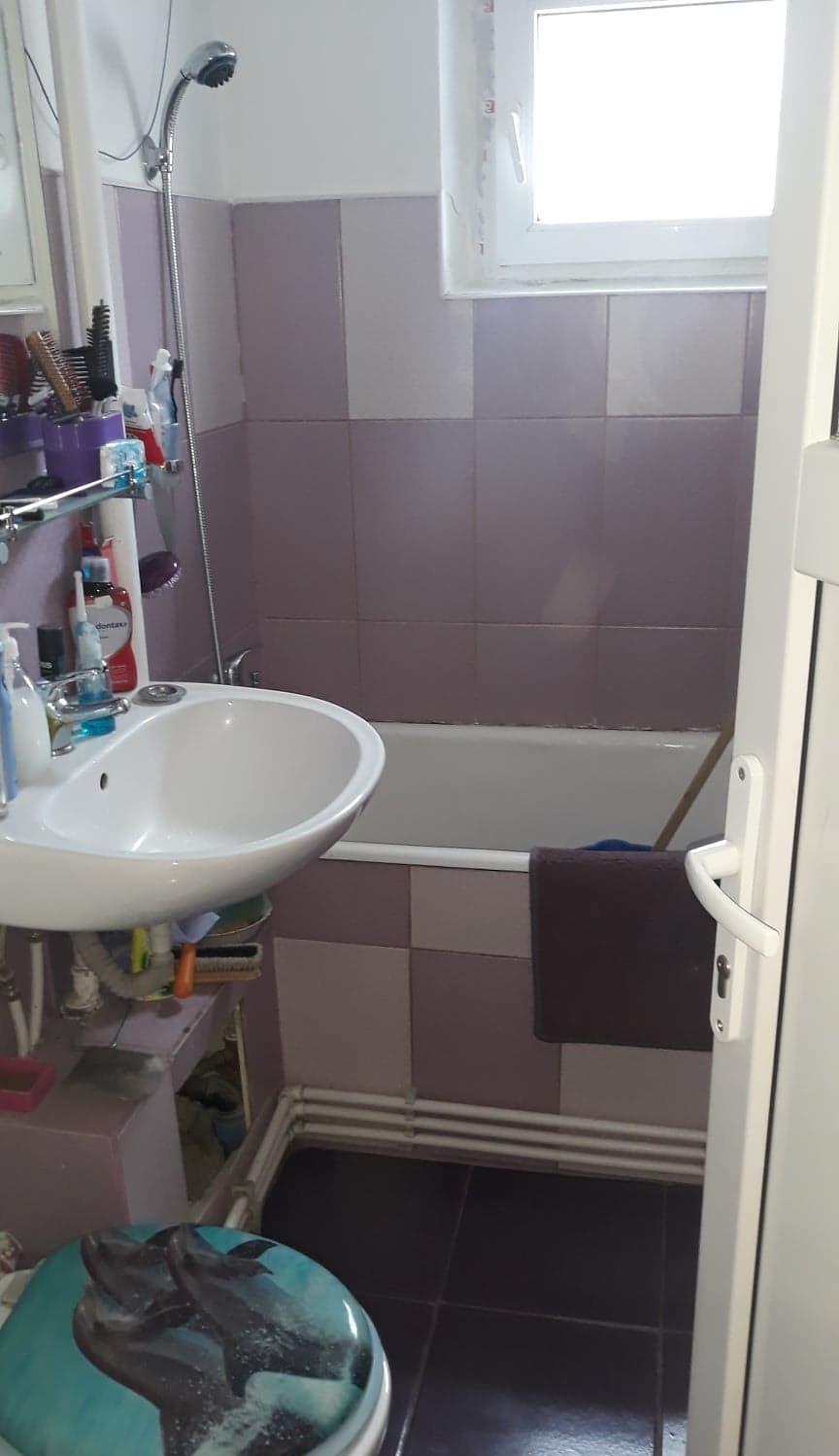 Agentia Imobiliara Terrenos va ofera spre vanzare apartament 2 camere zona Primaverii, etaj 4
