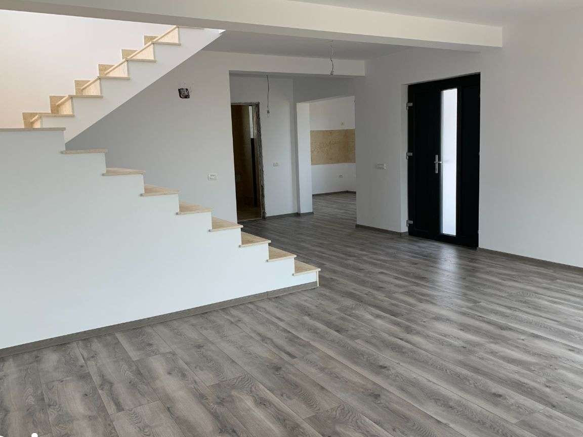 Agentia imobiliara VIGAFON vinde casa 4 camere Paulesti