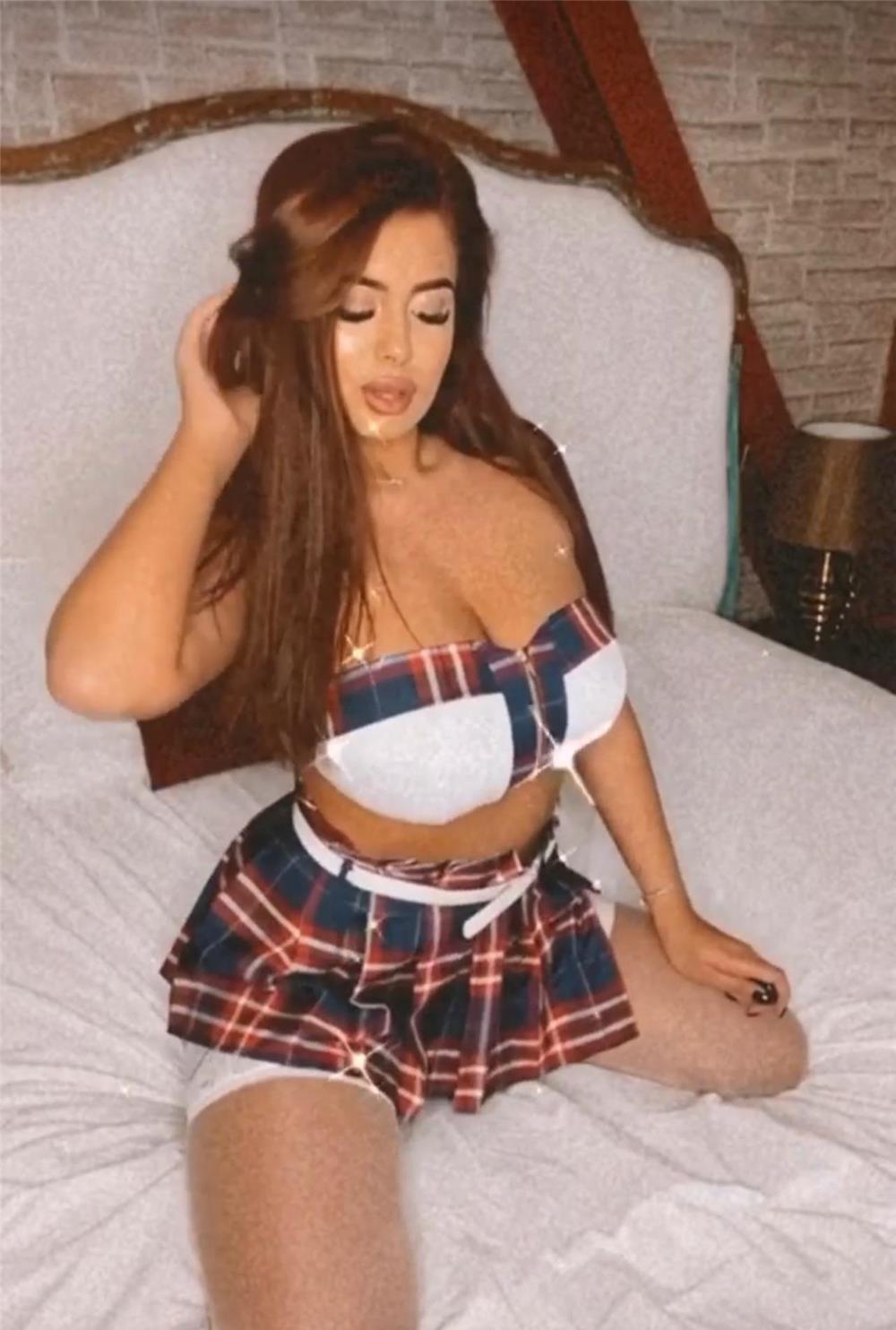 Alexia Poze REALE Confirmare whatsapp