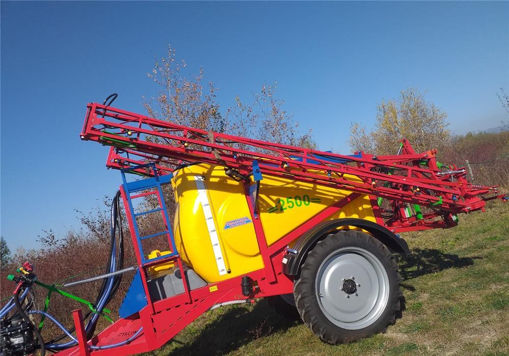 Altele Erbicidator tractat 2500l
